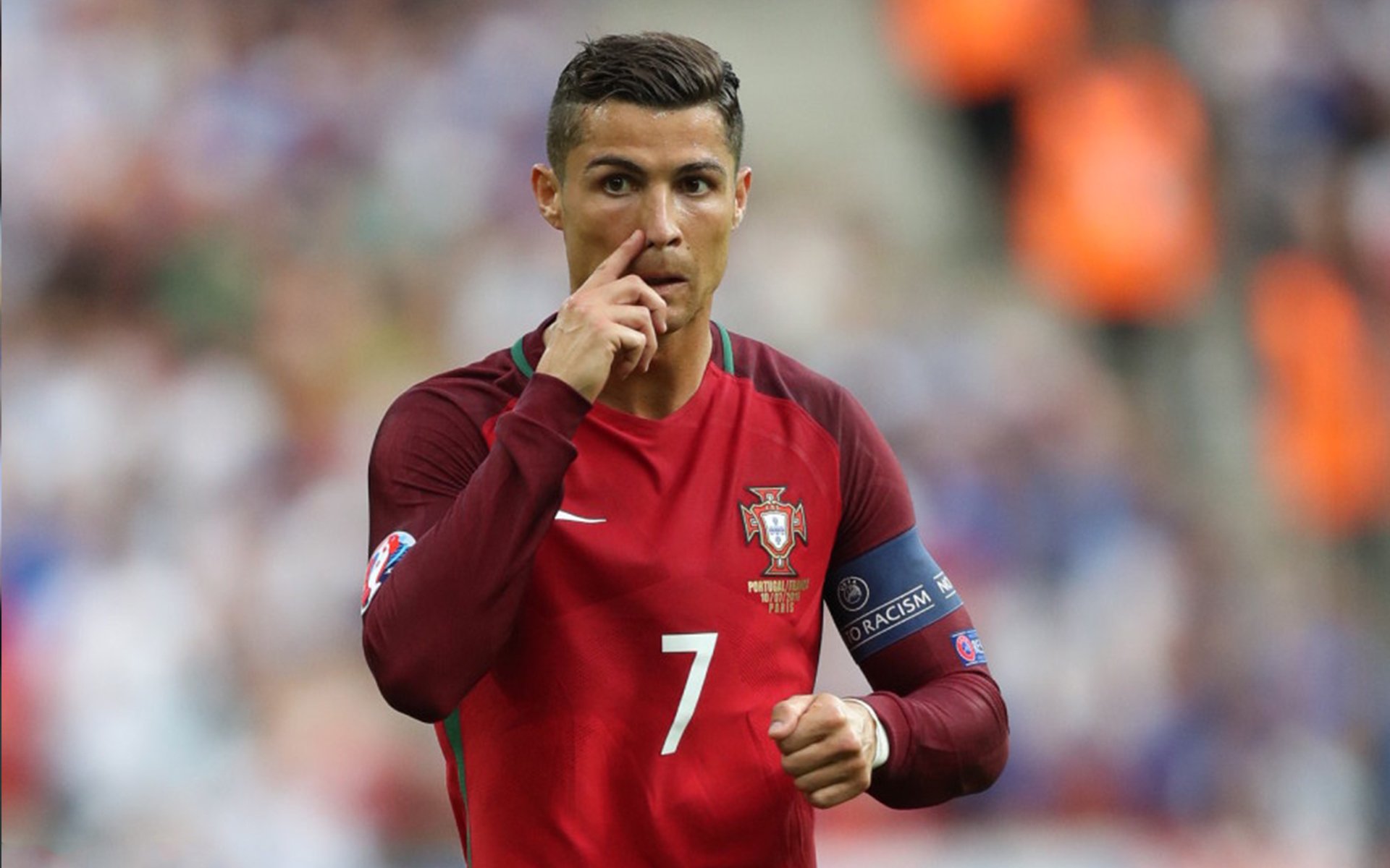 星空体育官方网站-足球博主分享国足热身分析引发广泛讨论，国足热身赛2021