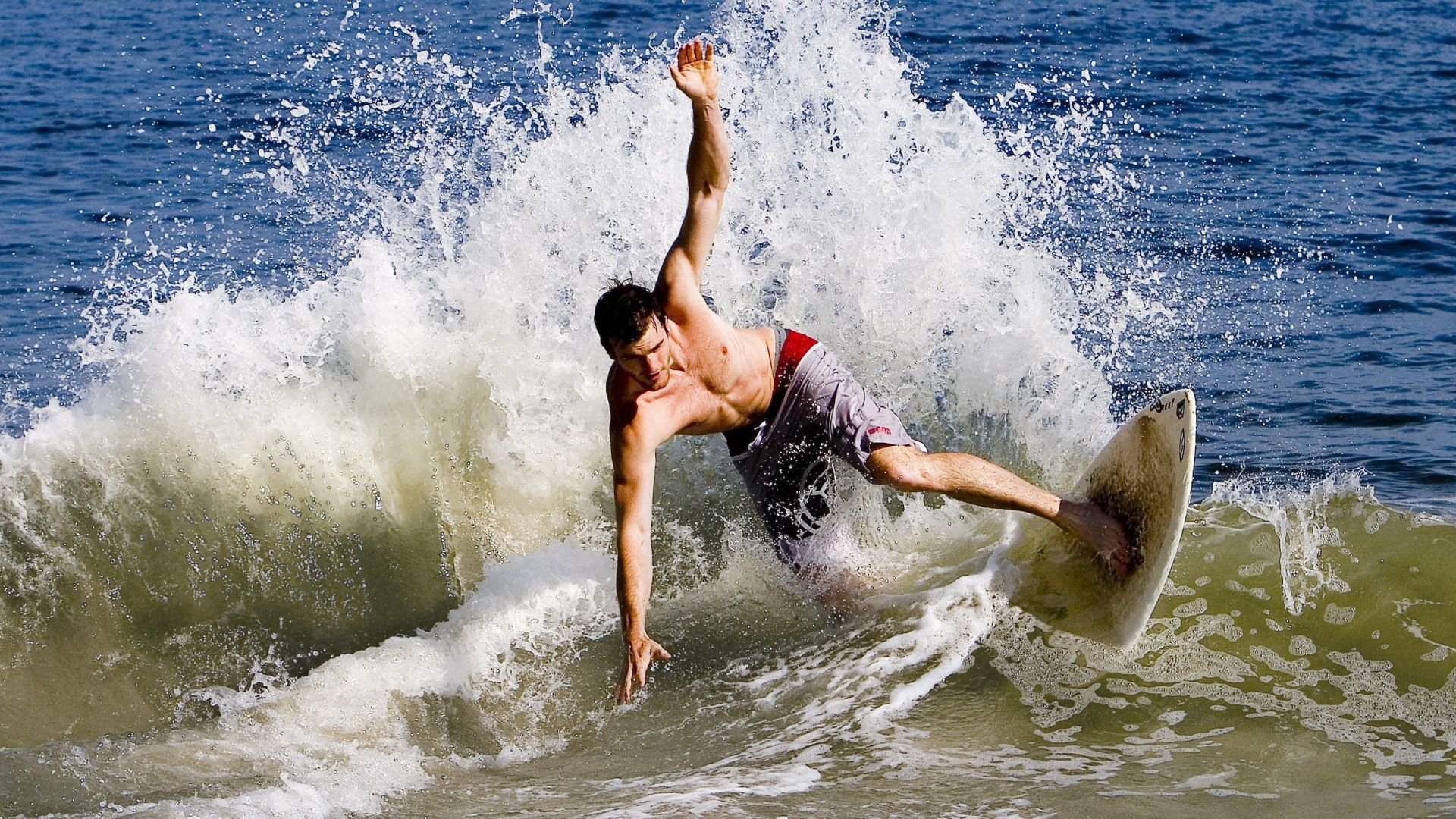 热刺客场负于利物浦,德比失利