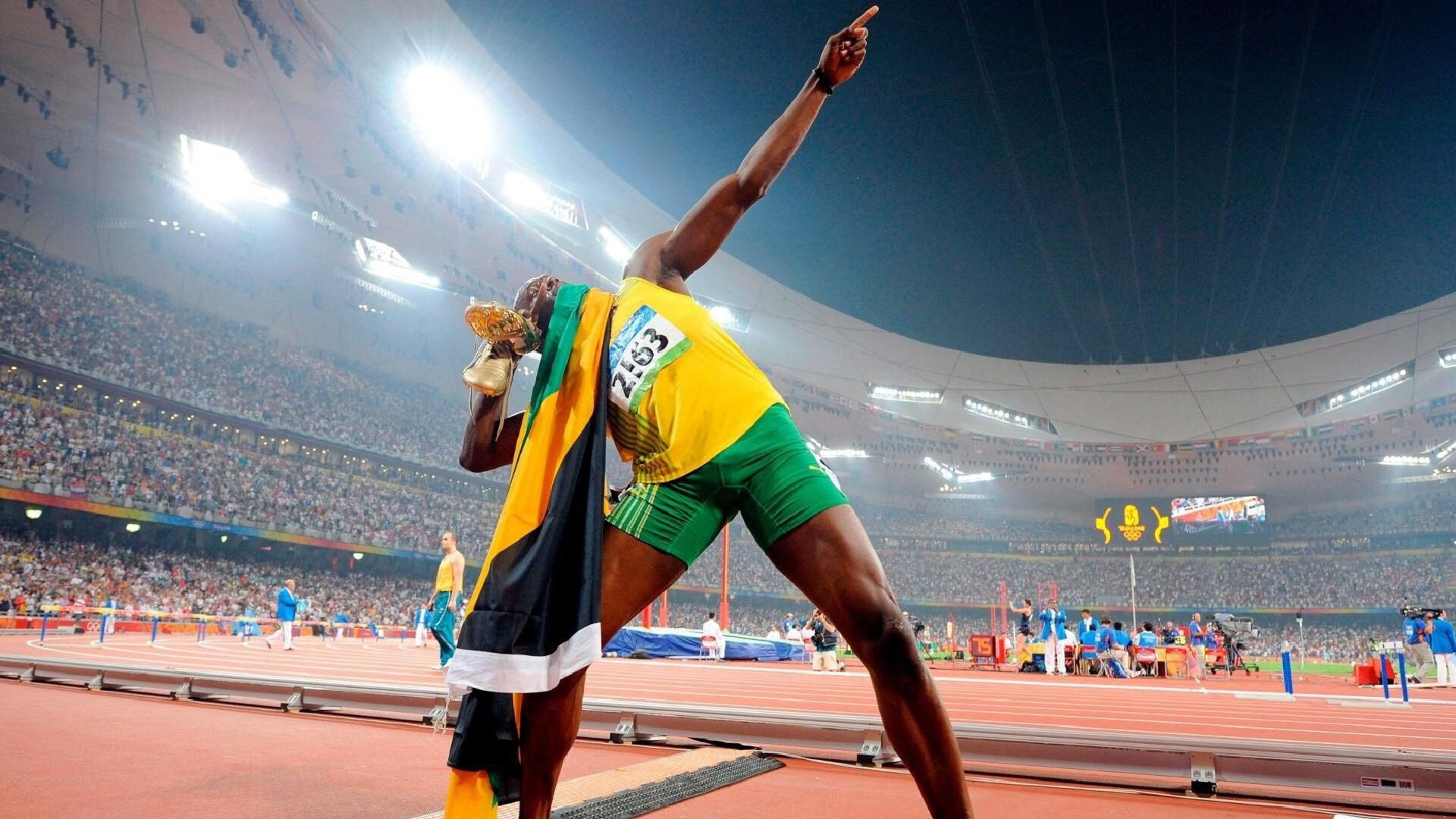 库里街头篮球赛展现娱乐与实力并存，库里街拍